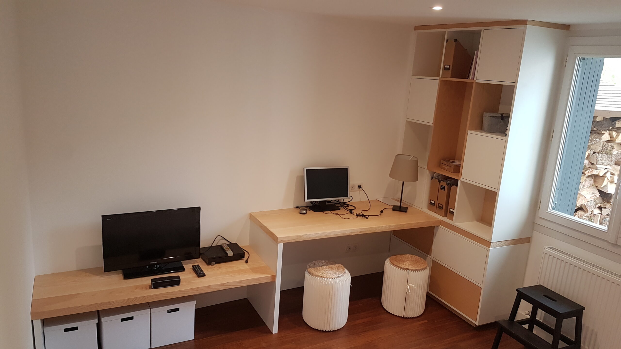 Bureau design moderne bois clair sur mesure Toulouse