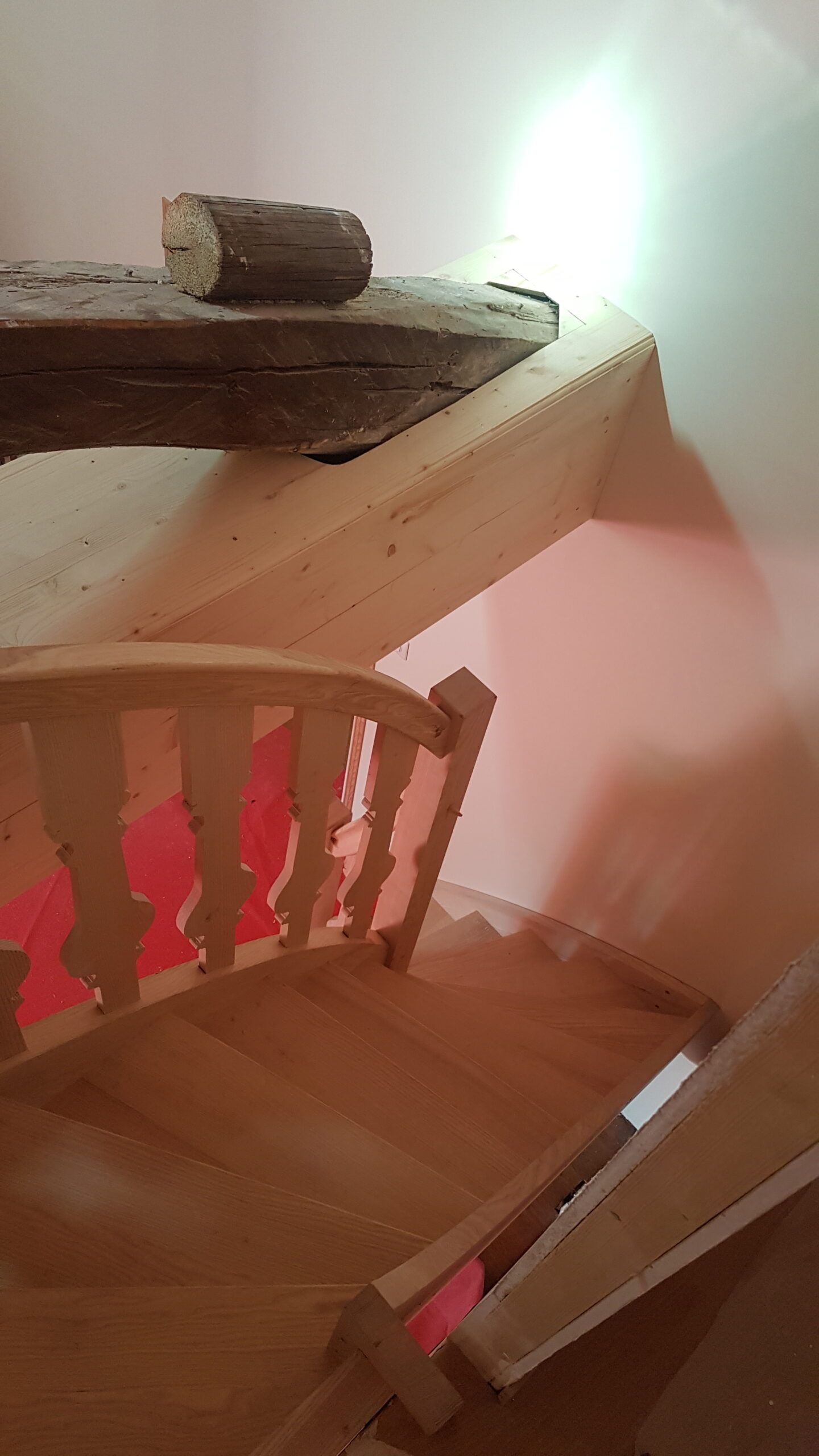 Escalier contemporain bois massif aménagement intérieur Toulouse