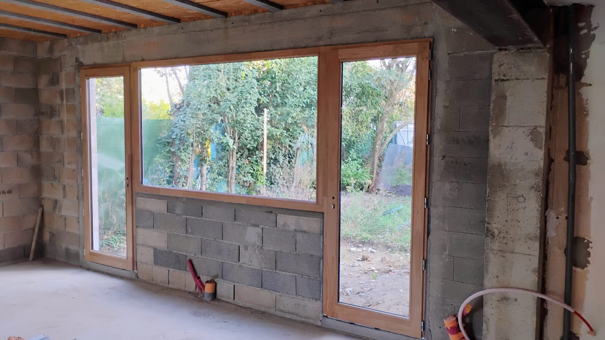 Fenêtre contemporaine bois massif baie vitrée Toulouse