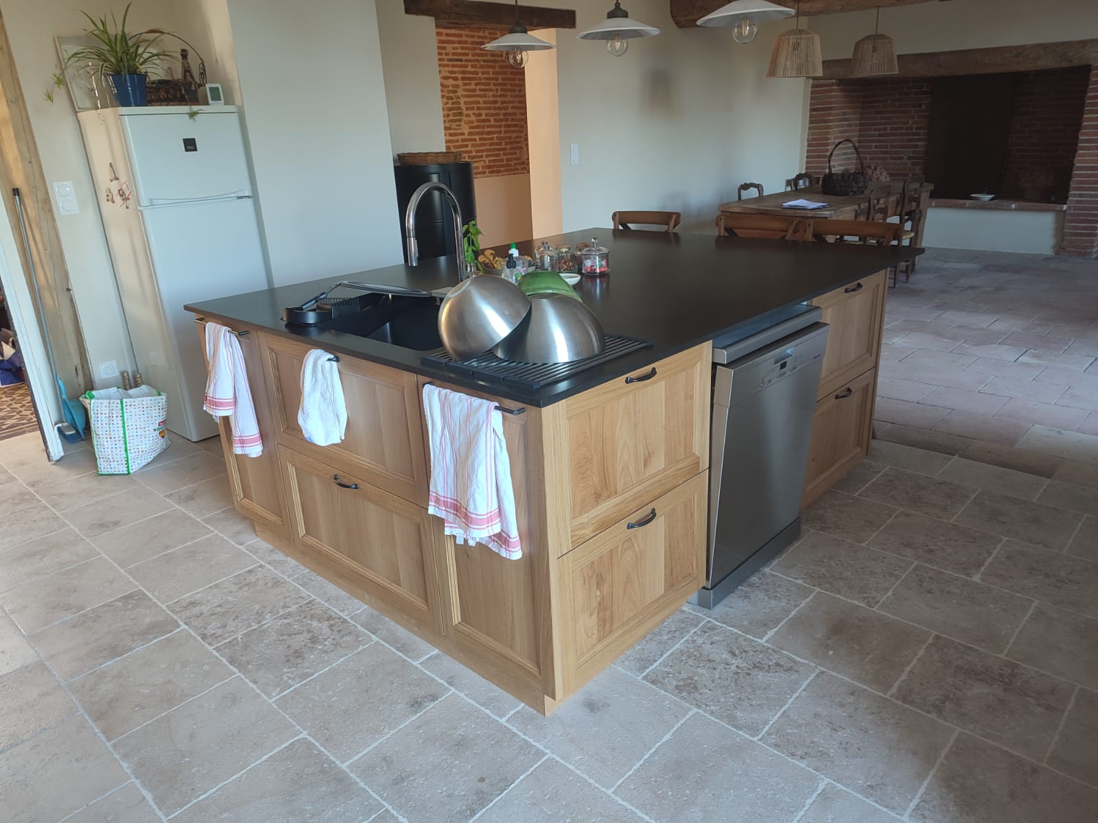 Îlot cuisine bois massif évier intégré Toulouse