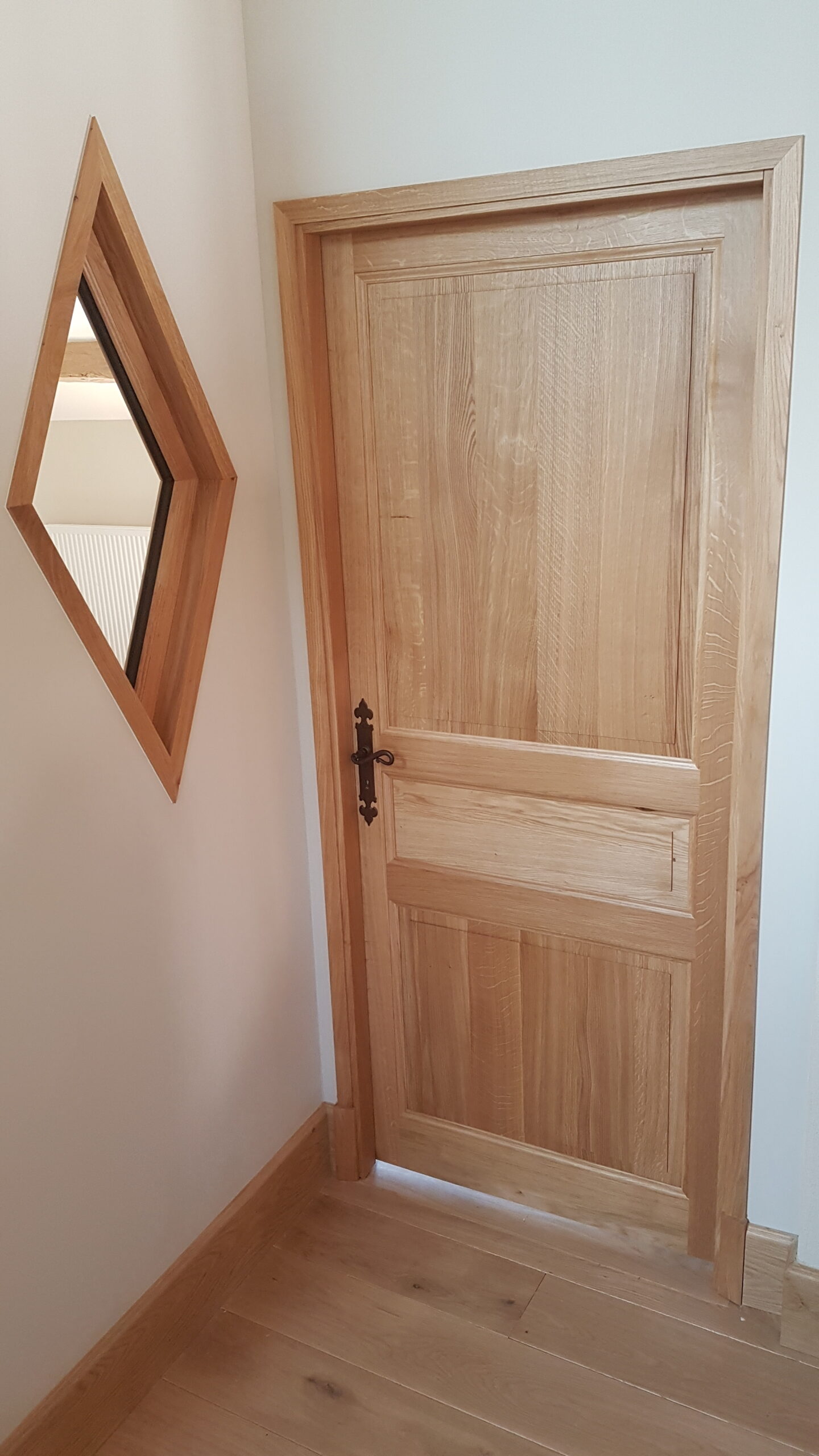 Porte contemporaine bois massif miroir originale Toulouse